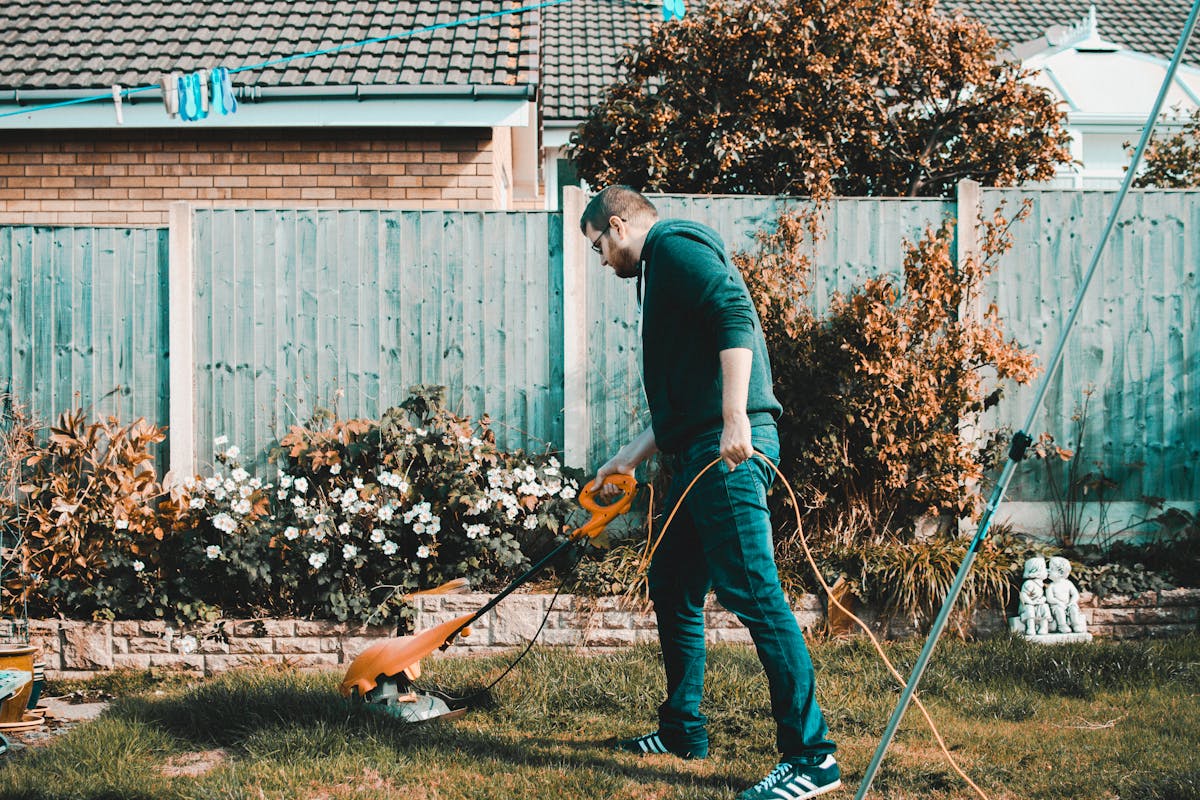 Lawn mowing and grass maintenance New Orleans